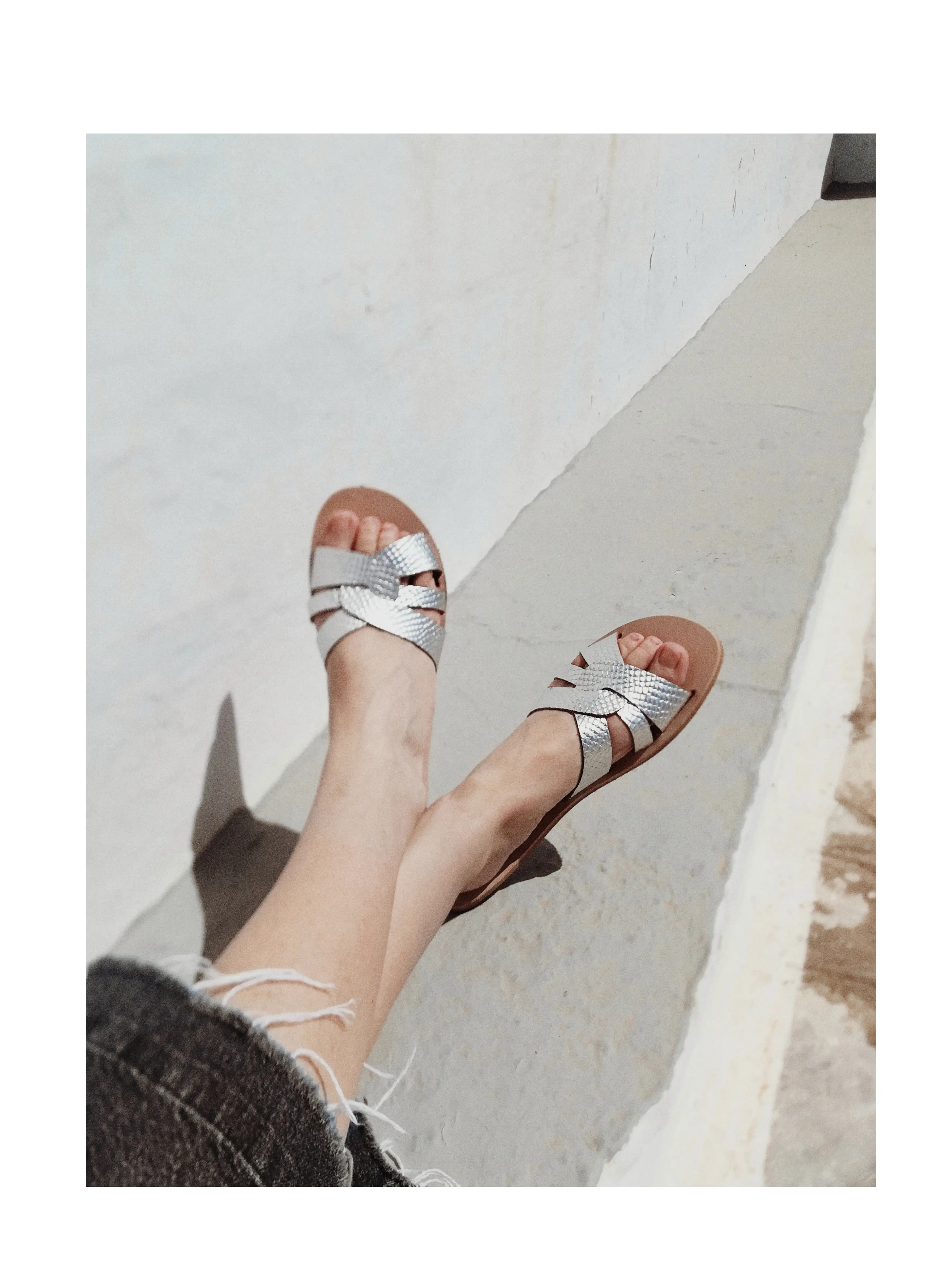 EKAVI SILVER FLAT SLIPPER SANDAL