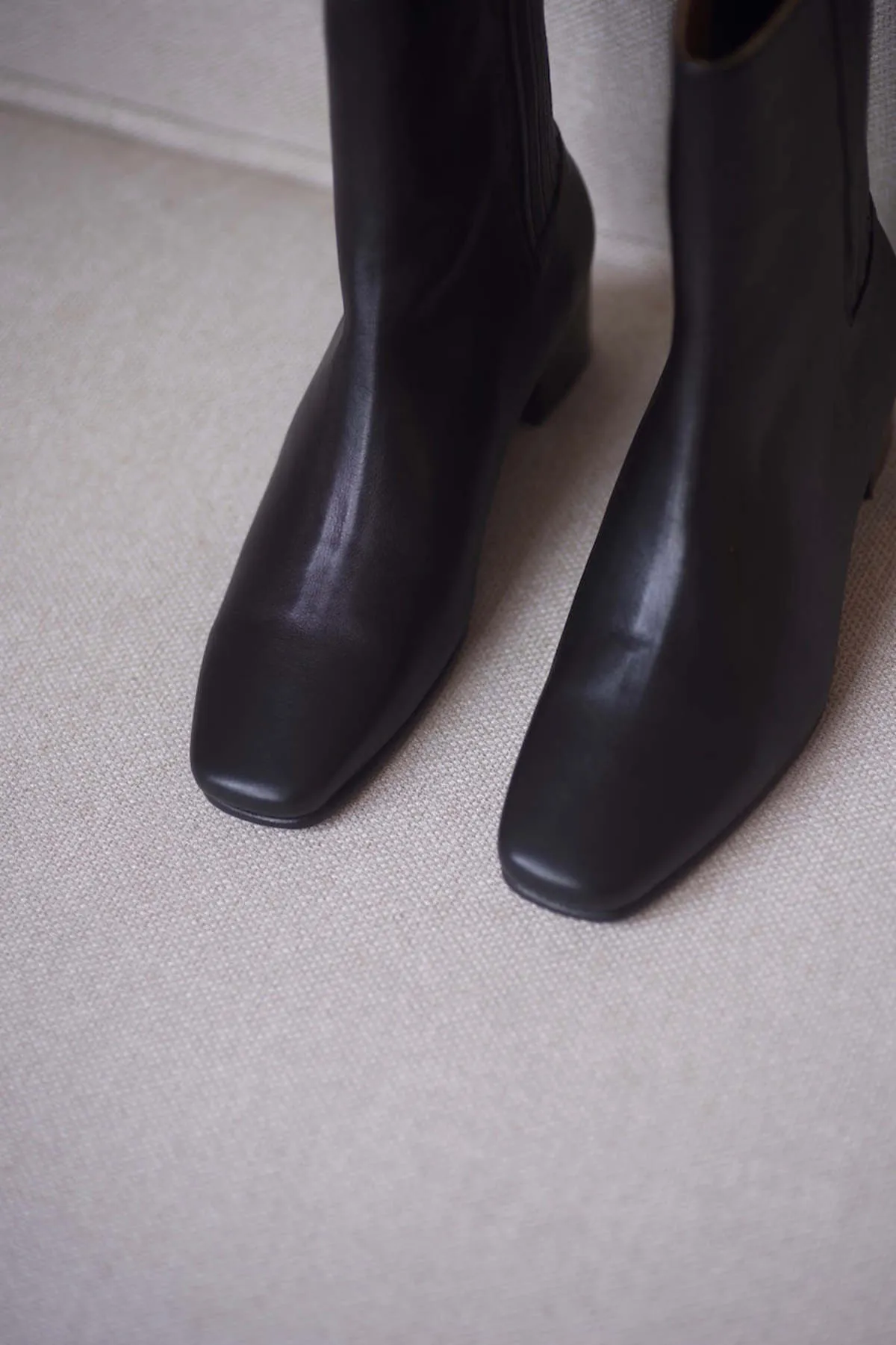 Victoria Elastic Boots - Black