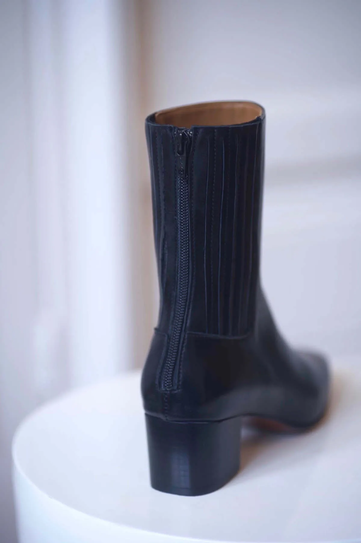 Victoria Elastic Boots - Black